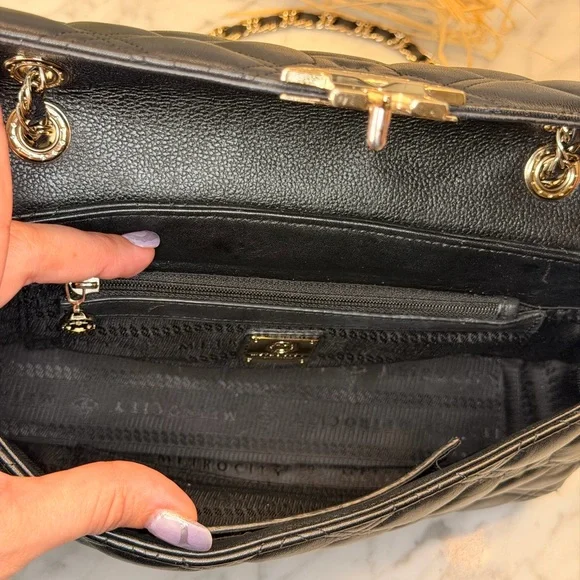 Metrocity Black Quilted Chain Shoulder Bag EUC - Picture 6 of 8